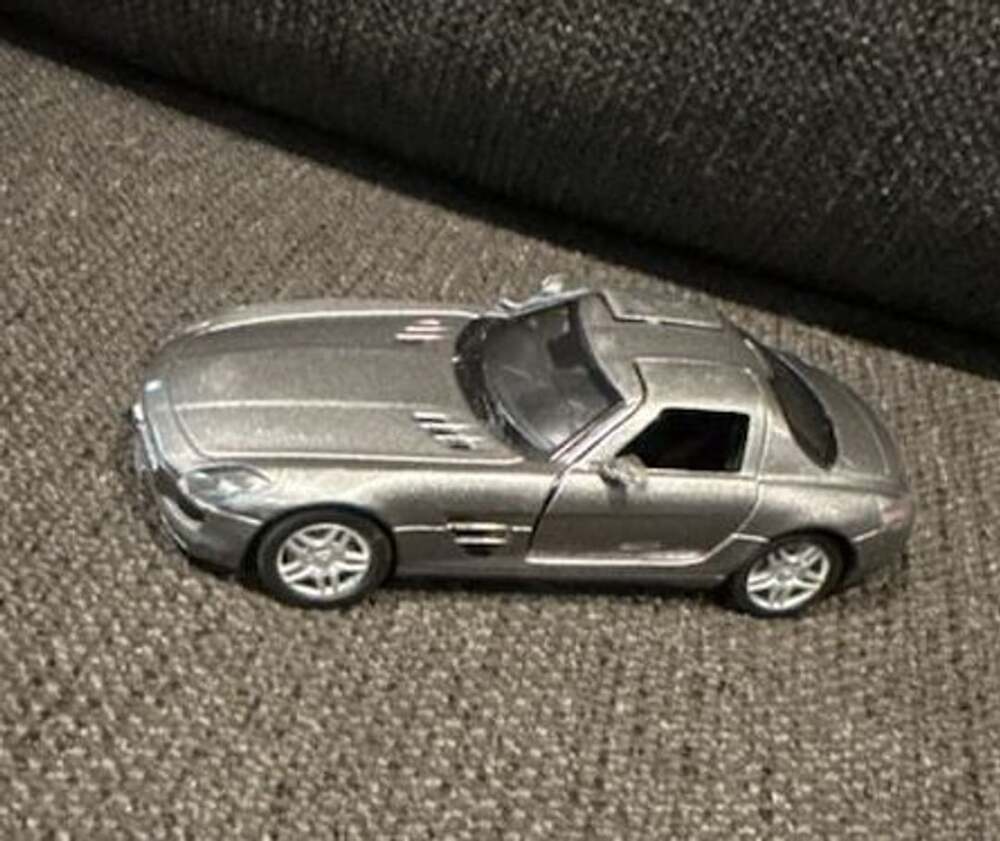 Kinsmart Mercedes-Benz SLS AMG Diecast Silver Model Car